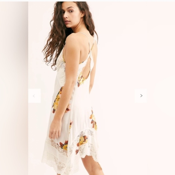 🌸 NWT FREE PEOPLE INTIMATELY TABLE FOR 2 TRAPEZE FLORAL LACE SLIP DRESS SZ. S. - Picture 2 of 5
